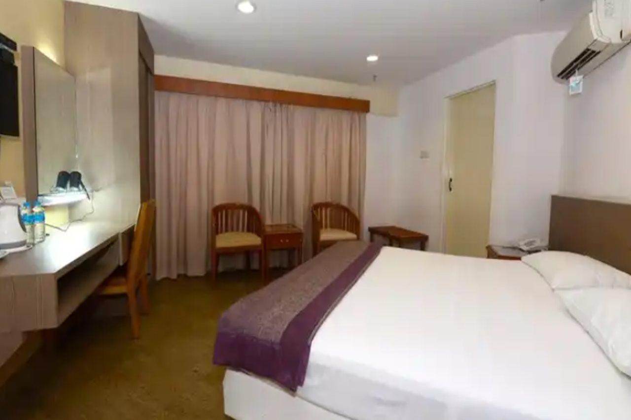 Oyo 106 Beach Hotel Singapore Esterno foto